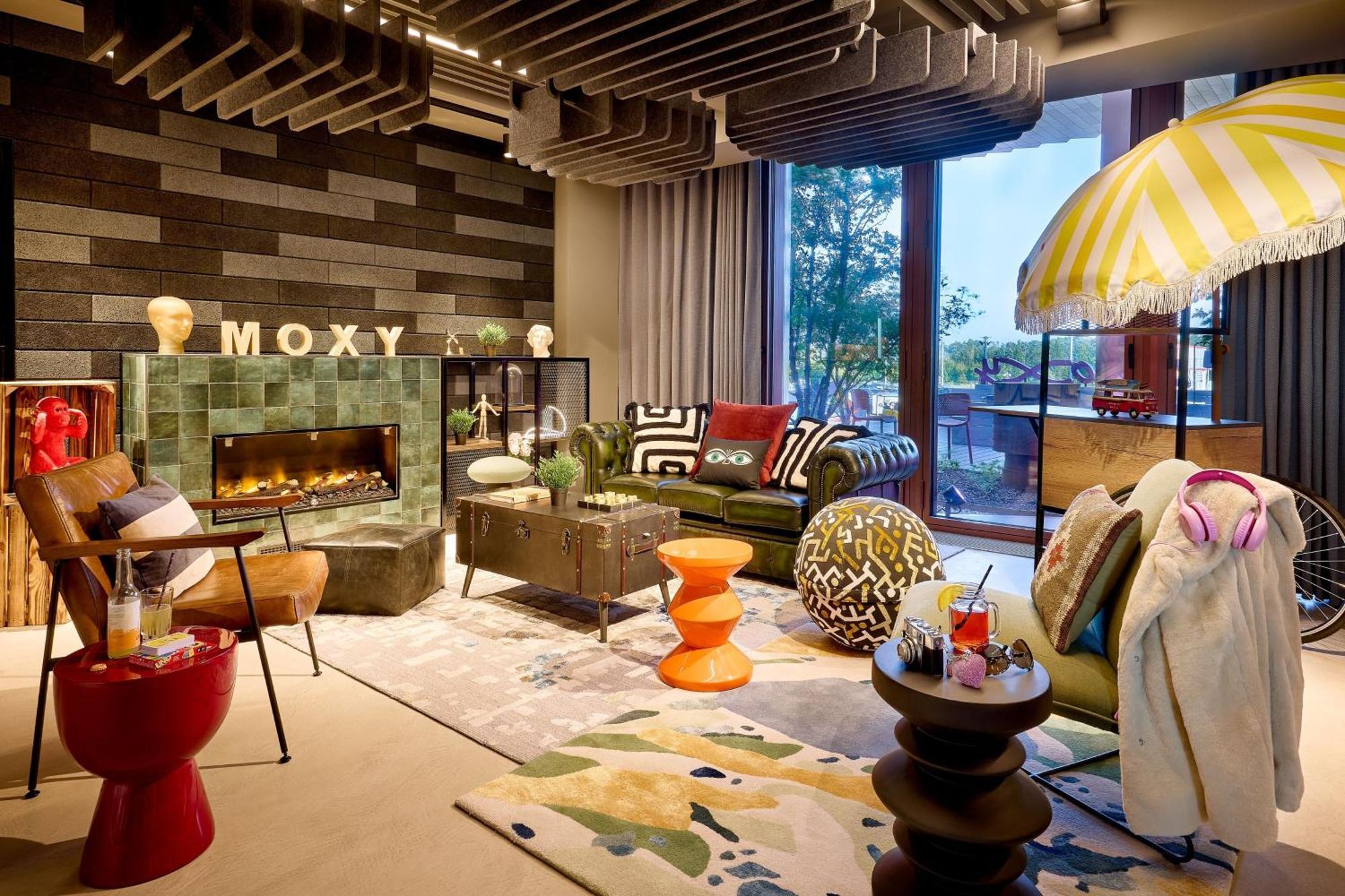 Moxy Luxembourg Airport Niederanven Exterior foto