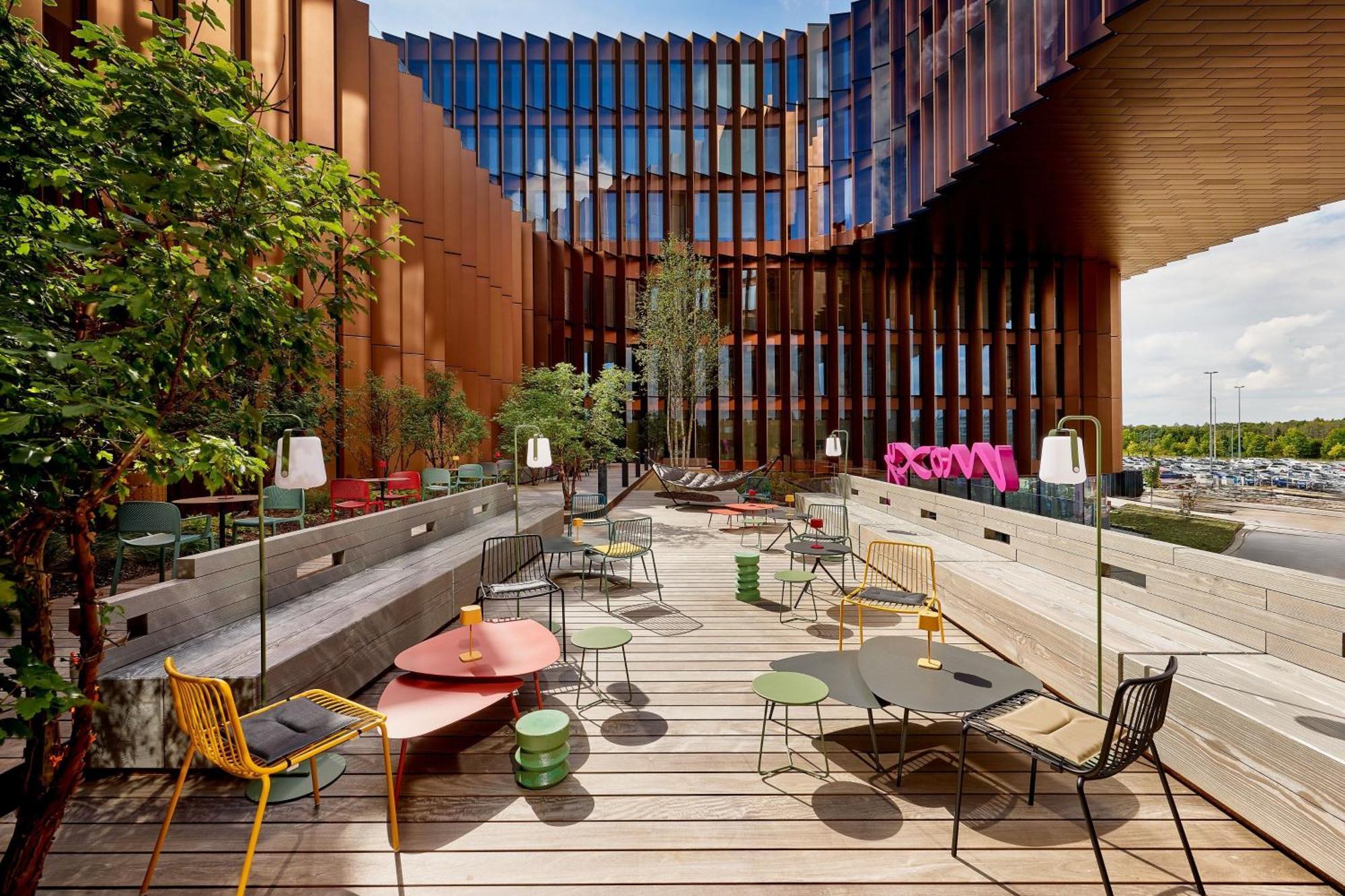 Moxy Luxembourg Airport Niederanven Exterior foto